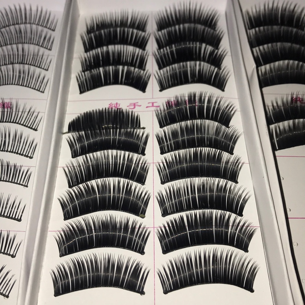 Lashes - Picture 3 of 5